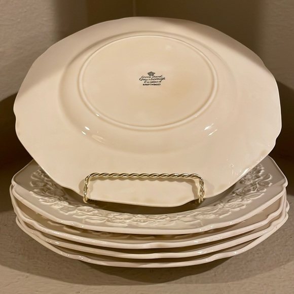 VTG- Crown Ducal Ivory Bundle of 5 Dinner Plates Bundle #1 - Picture 8 of 10
